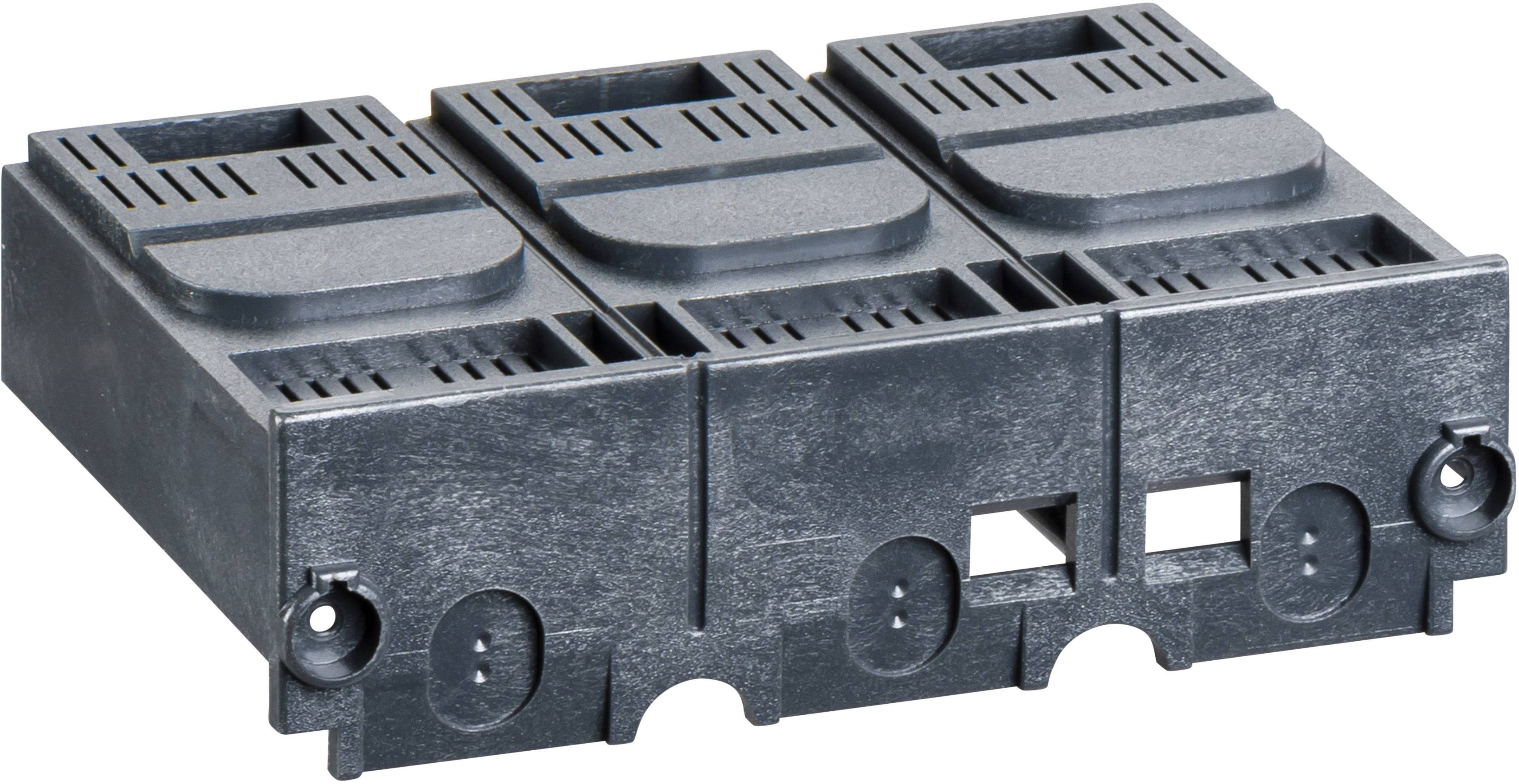 Čierny plastový kryt s tromi komorami, vhodný pre elektrotechnické aplikácie. Má vetracie štrbiny a montážne otvory.