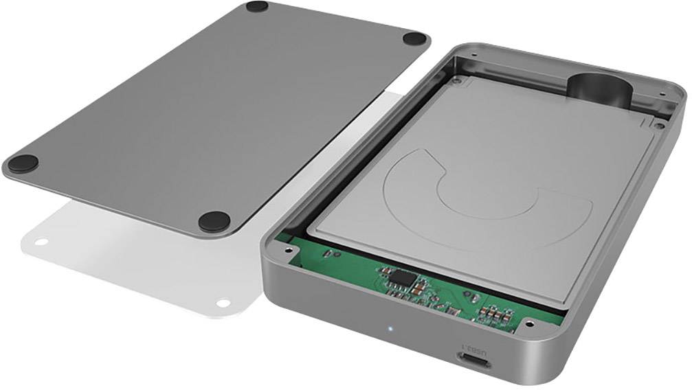 Externý box na pevný disk so sňatým krytom, ktorý odhaľuje internú pevnú disk a elektronickú dosku.
