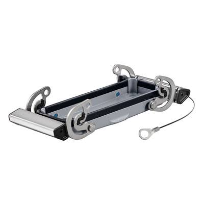 Kovový upevňovací rám pre mechanické komponenty s poistným hákom a káblovým úchytom, vhodný na montáž do zariadení.