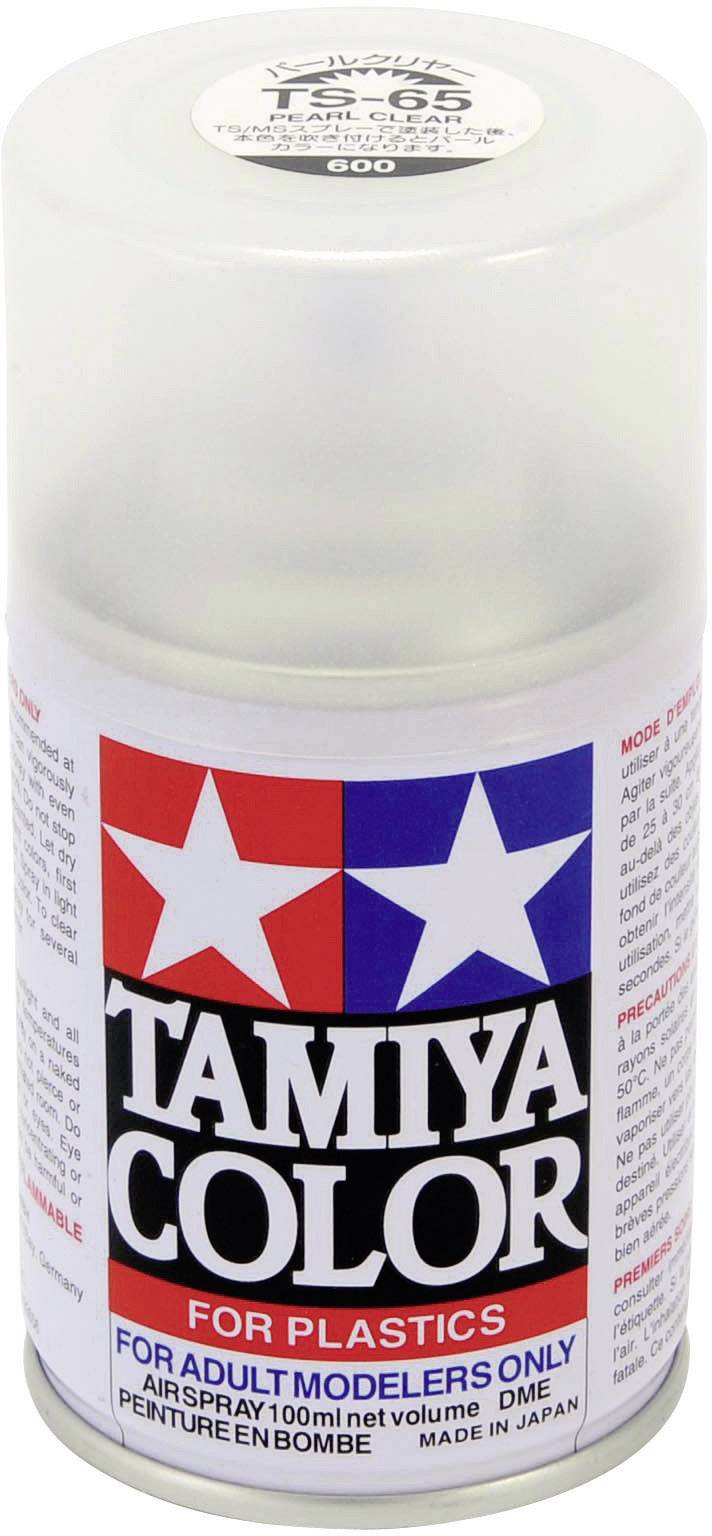 Sprej Tamiya Color pre plastikové modely; označený 'Len pre dospelých modelárov'; obsahuje 100 ml, vyrobené v Japonsku.