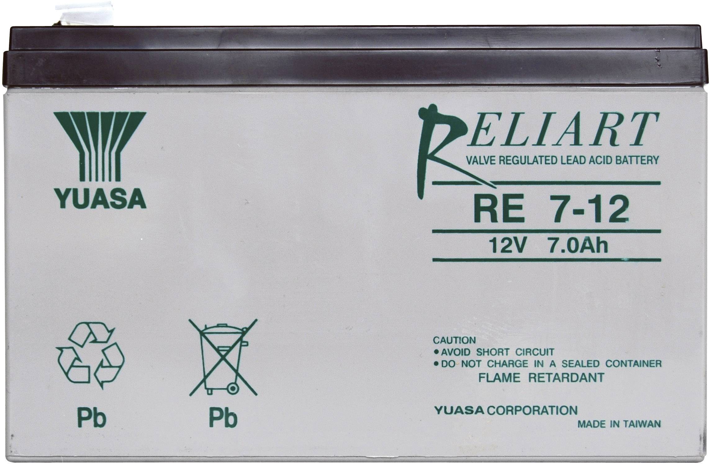 Olovený akumulátor s nápisom 'Yuasa'. Údaje: RE 7-12, 12V, 7,0 Ah. Výstrahy: Zabrániť skratu, nepoužívať v uzavretom priestore.