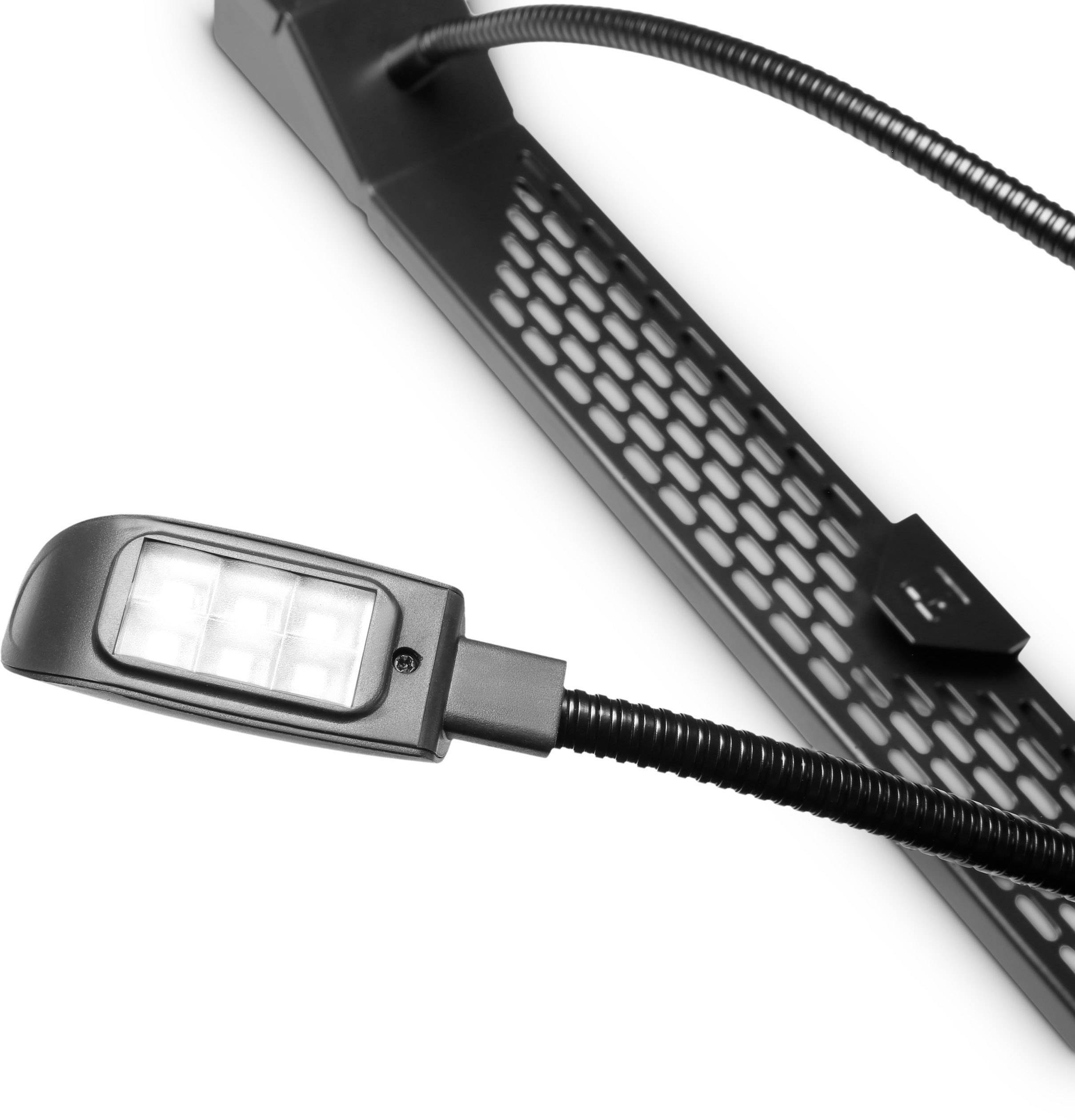 Čierna LED stolná lampa s flexibilným krkom a obdĺžnikovitou hlavicou. V pozadí perforovaná kovová doska.