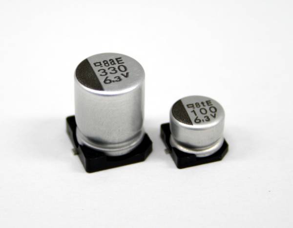 Europe ChemiCon EMVY101ARA470MKE0S elektrolytický kondenzátor SMD   47 µF 100 V 20 % (Ø x d) 12.5 mm x 13.5 mm 200 ks Tape on Full reel