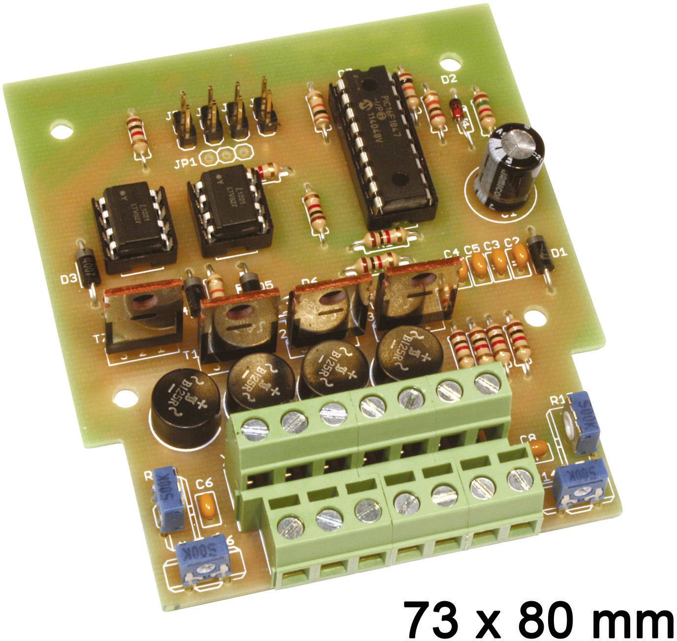 Elektronická doska s rôznymi odpormi, kondenzátormi, čipmi a svorkami. Veľkosť: 73 x 80 mm.