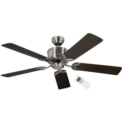 Stropný ventilátor s piatimi tmavohnedými kovovými krídlami. V pravom dolnom rohu obrázku je biela diaľkové ovládanie.