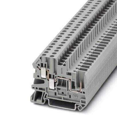Šedý radový svorkovnicový blok s viacerými pripojovacími svorkami v jednom rade, určený na použitie v elektrických rozvádzačoch alebo ovládacích systémoch.