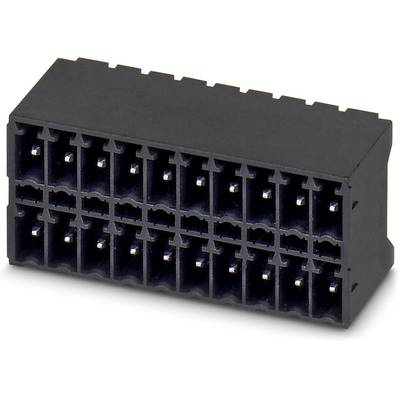 Čierny konektor s viacerými radmi obdĺžnikových otvorov na prepojenie elektronických komponentov.