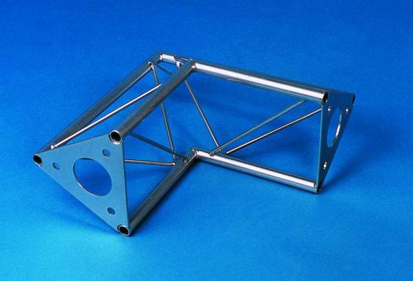 Alutruss DECOTRUSS SAC 24 3-bodová rampa roh 90 °