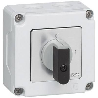 Sivý elektrický spínač s čiernou pákou. Spínač je umiestnený na obdĺžnikovej doske označenej polohami '0' a '1'.