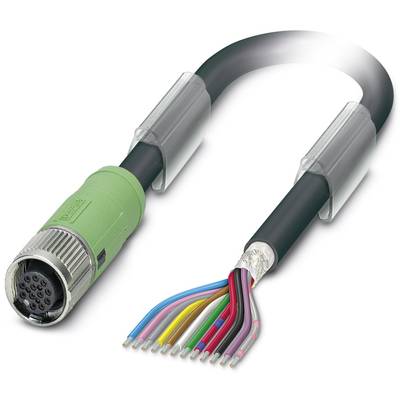 Elektrický kábel s viacfarebným zakončením vodičov, zelený plášť, priemyselná zástrčka; znázorňuje rôznorodosť vodičov na prepojenie.