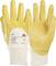 Dva žlté ochranné gumové rukavice s bielymi manžetami. Jedna ukazuje dlaň, druhá chrbát ruky s informáciami o výrobku.