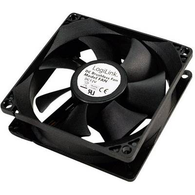 Čierny, štvorcový ventilátor s centrálnym nálepkou, ktorá zobrazuje technické informácie o modeli a napájaní.