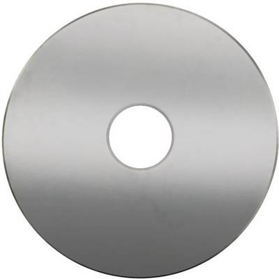 Strieborné CD bez etikiet na bielom pozadí, základný prostriedok pre ukladanie dát a prehrávanie hudby.
