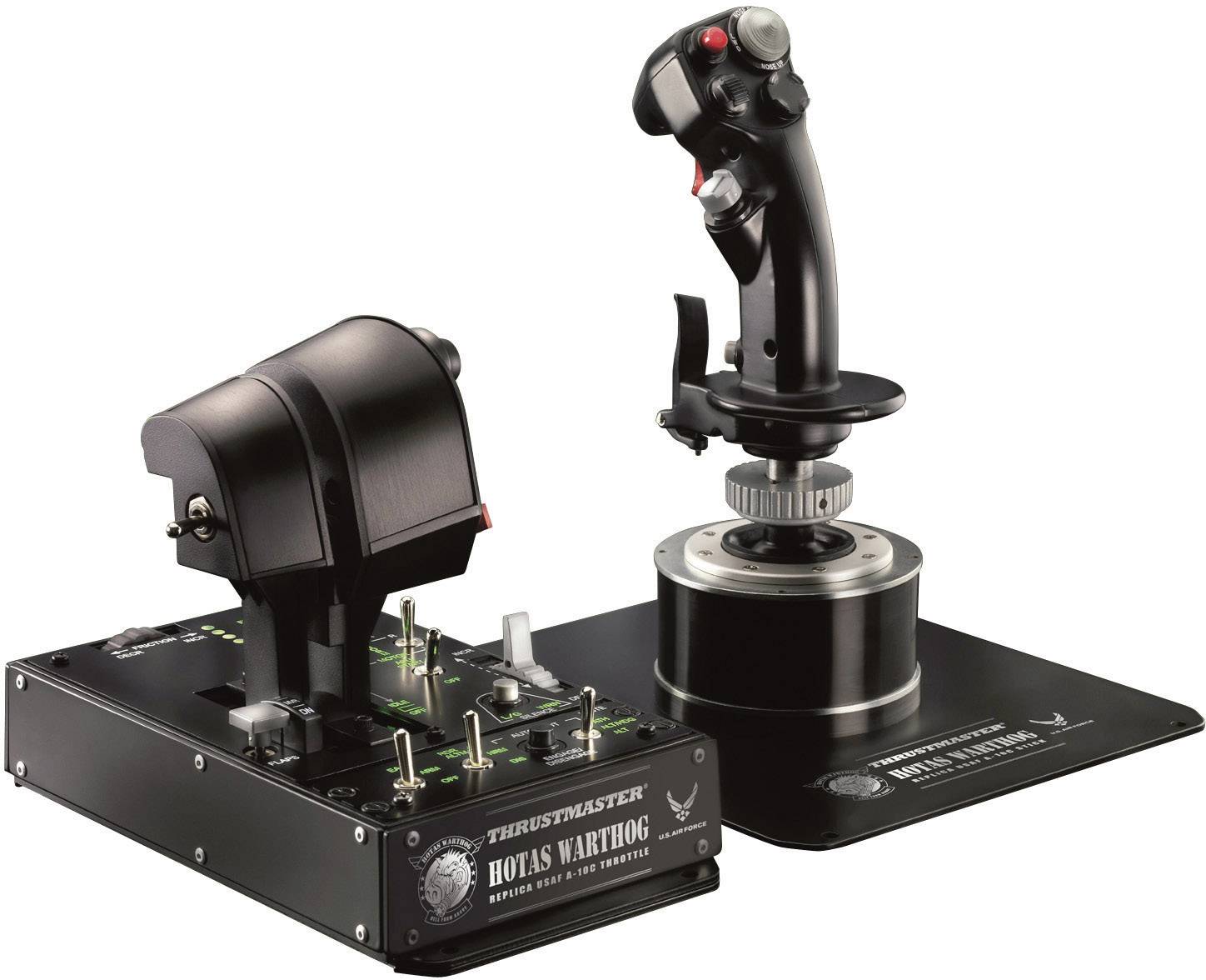 Joystick a plynová páka Thrustmaster HOTAS Warthog pre letecké simulácie, s kovovým vyhotovením a rôznymi spínačmi.