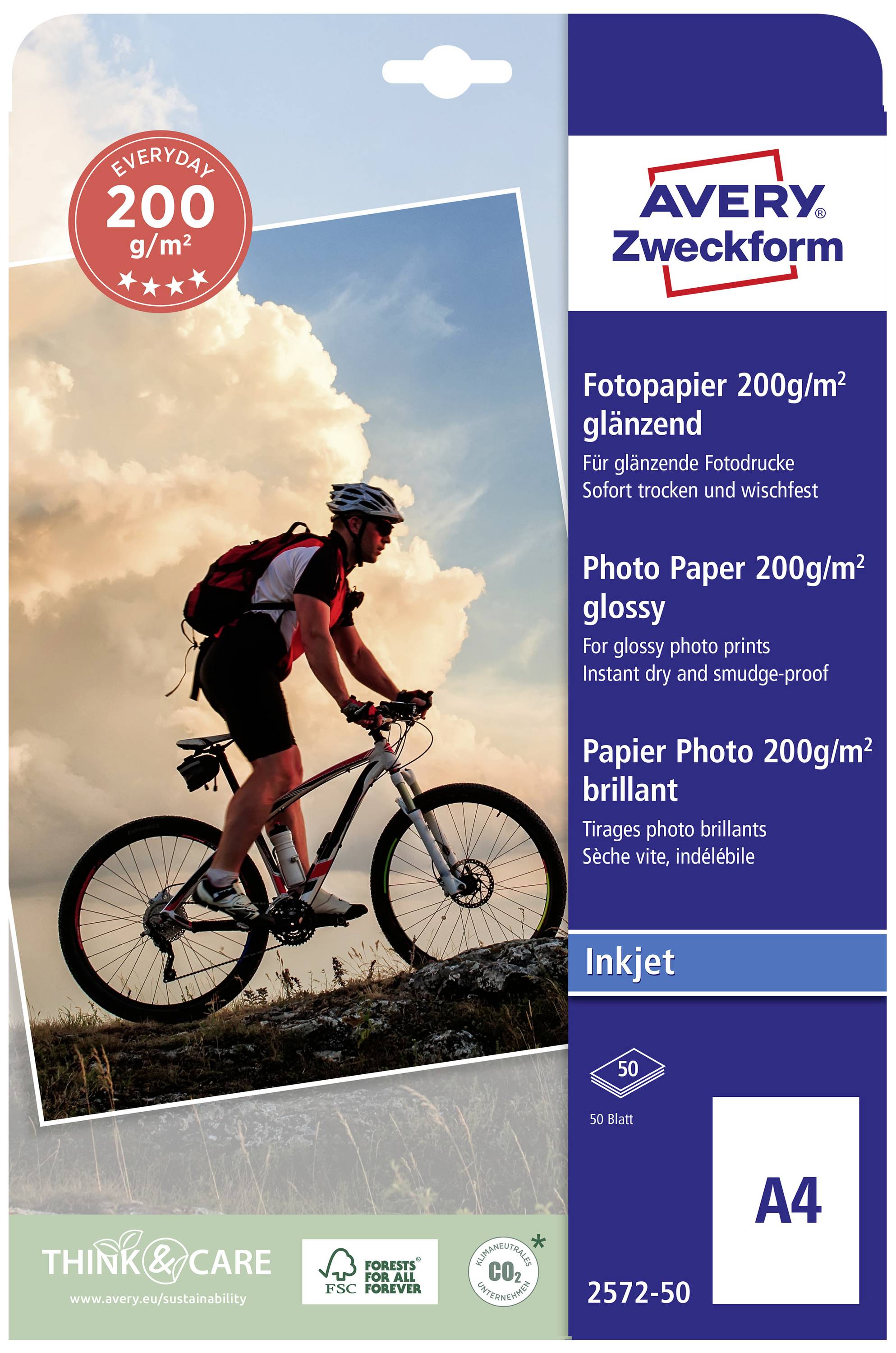 Slika kolesarja na gori z oblaki v ozadju. Embalaža papirja za fotografije Avery Zweckform, sijajni, 200g/m², A4.