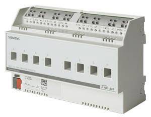 KNX-stikalni aktor podjetja Siemens, naprava za krmiljenje električnih tokokrogov v pametnih domovih z več priključnimi možnostmi.