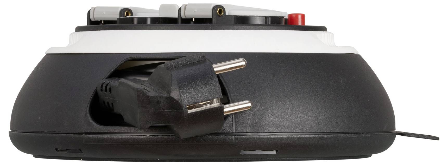Črna in bela električna vtičnica ali adapter z dvema kolčkoma in vidnim kablom v pogledu od strani.