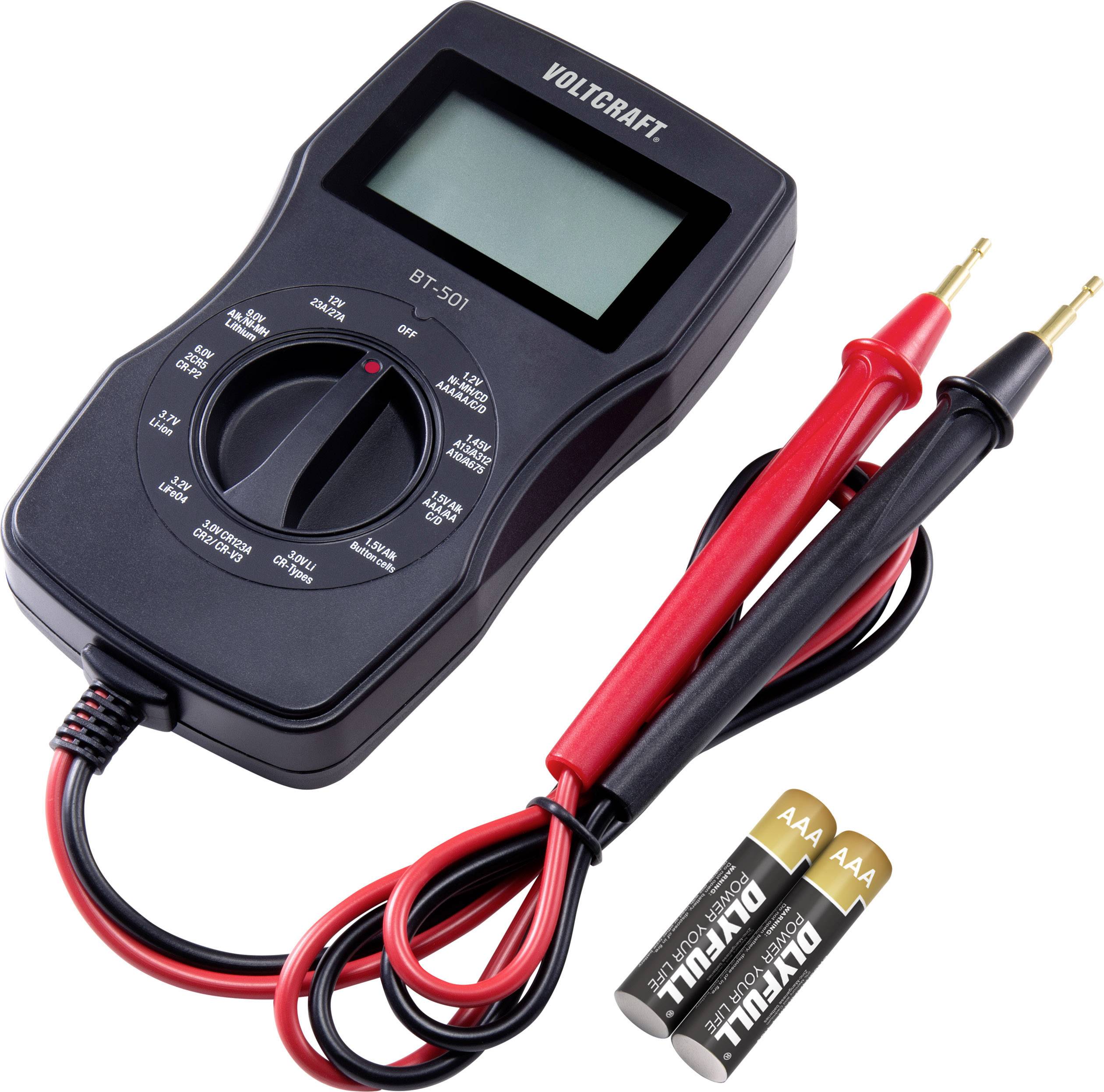 Digitalni multimeter s črnim ohišjem in zaslonom, rdečimi in črnimi merilnimi vodniki ter dvema baterijama AAA zraven.