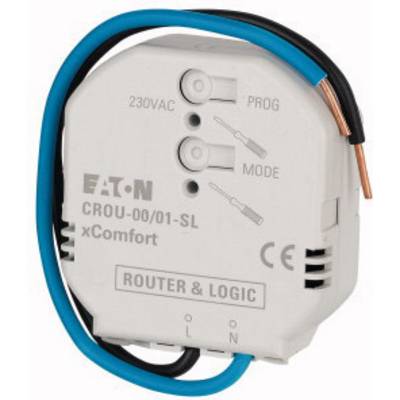 Slika prikazuje xComfort Crou-00/01-SL rele podjetja Eaton z kabli za električni priključek.