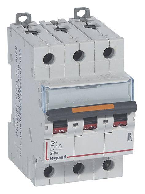 Tropolni odklopnik za zaščito vodov znamke Legrand, tip D10, 25kA, z zapornimi stikali za zaščito v električnih tokokrogih.
