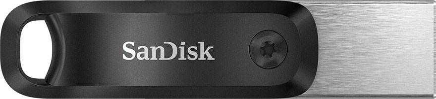 USB ključek SanDisk, črn s srebrnim kovinskim ohišjem. Večnamenska naprava za prenos in shranjevanje podatkov.