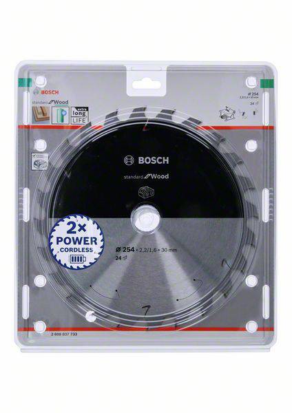 Krožna žaga Bosch s premerom 254 mm za obdelavo lesa, pakirana v plastični embalaži.