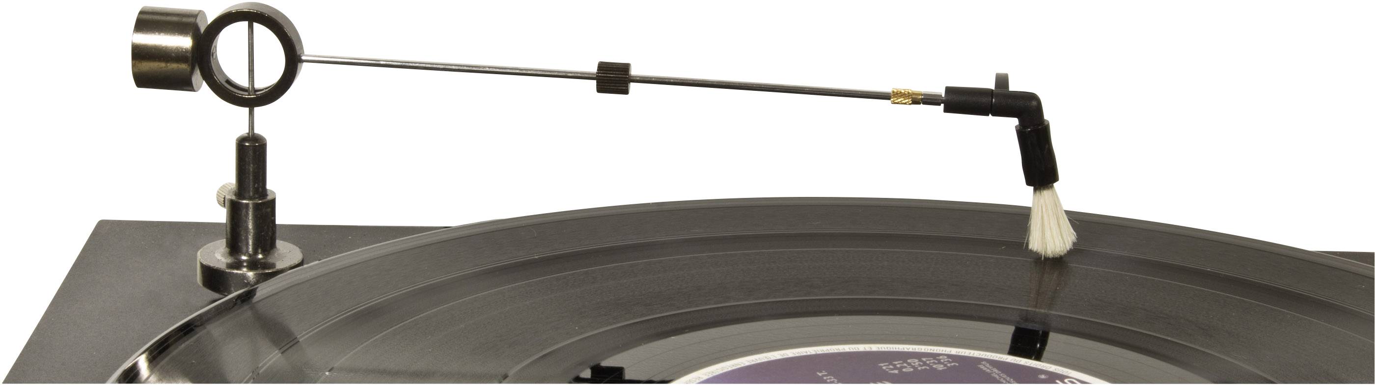 Gramofon s čopičem, ki nežno drsi čez vinilno ploščo, verjetno z namenom čiščenja površine.