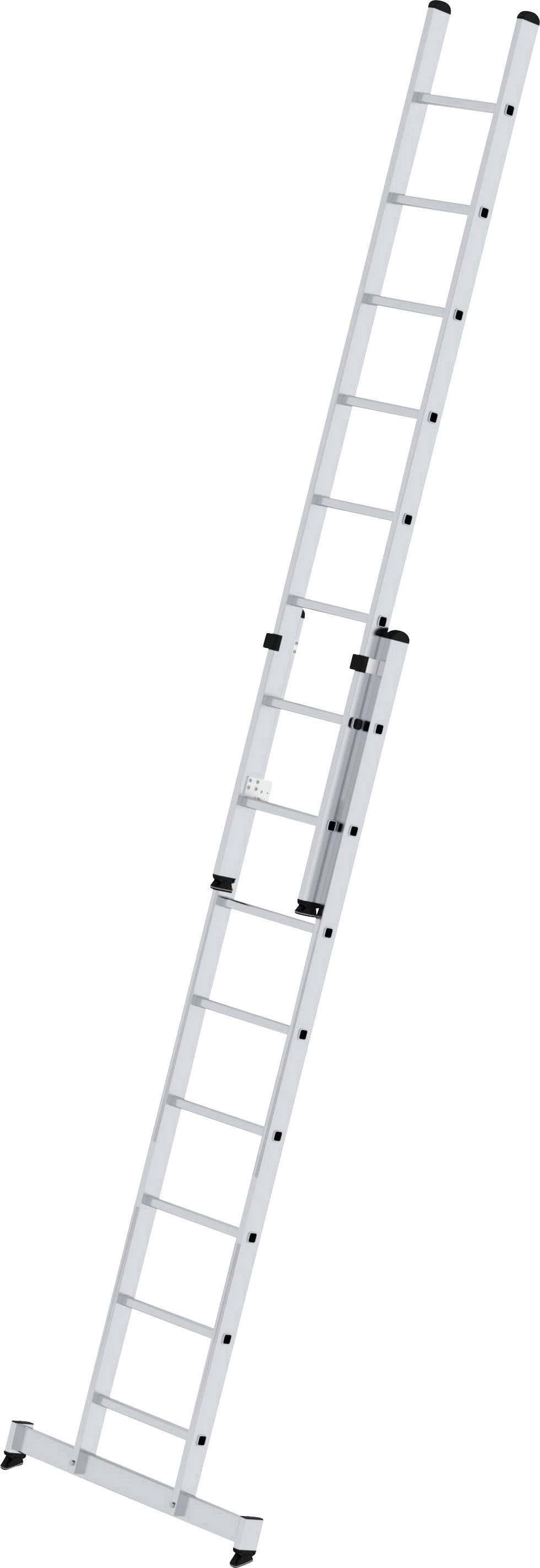 Aluminijasta lestev z dvema izvlečnima deloma, nagnjena ob steno, primerna za velike dosege in stabilnost.