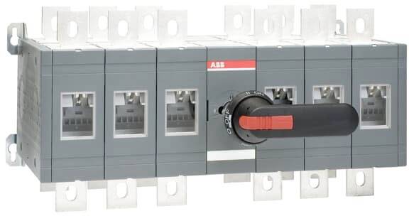 Siv, večpolni stikalo z rdečim ročajem, označen z 'ABB', za krmiljenje električnih tokokrogov ali sistemov.
