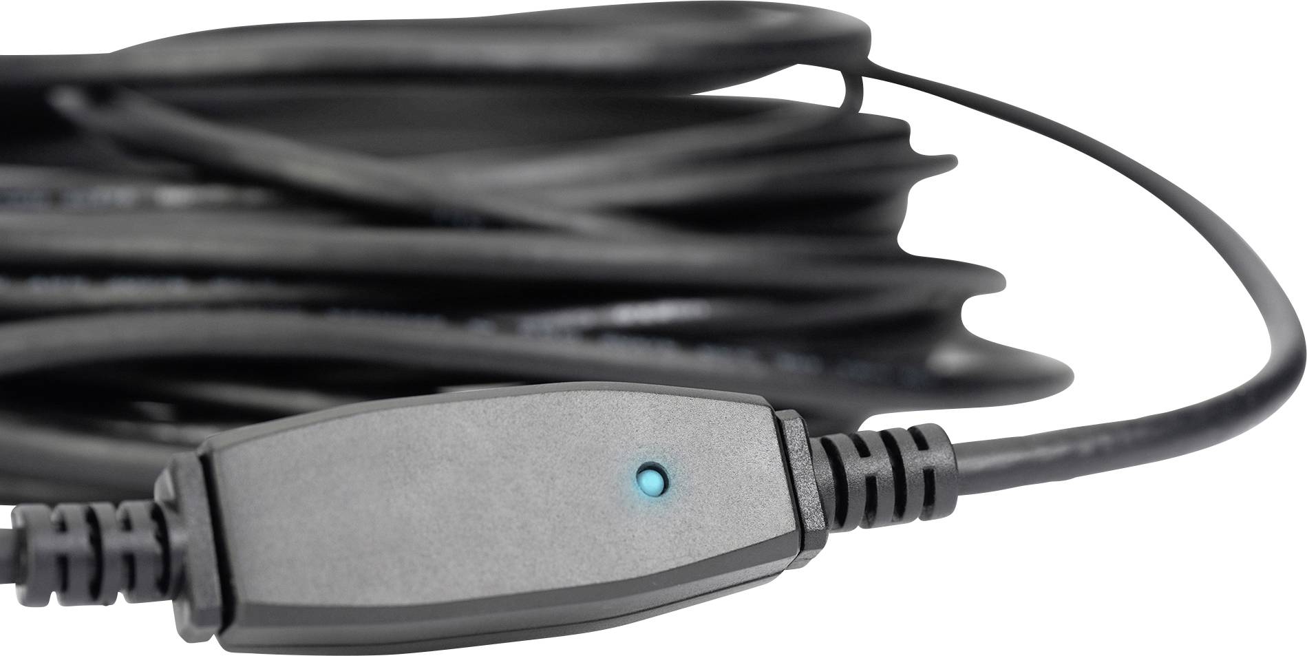Črn kabel s priključkom in modro svetečo LED-indikacijo, ki označuje priključeno elektroniko ali aktivno povezavo.
