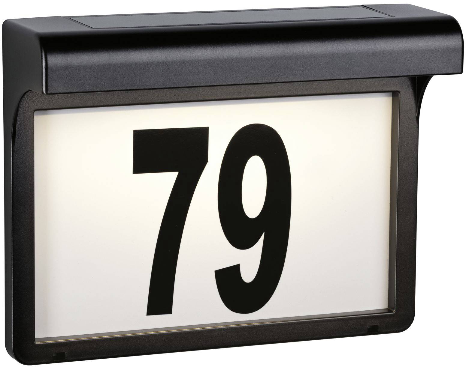 Hišna številka 79 na osvetljeni tablici.