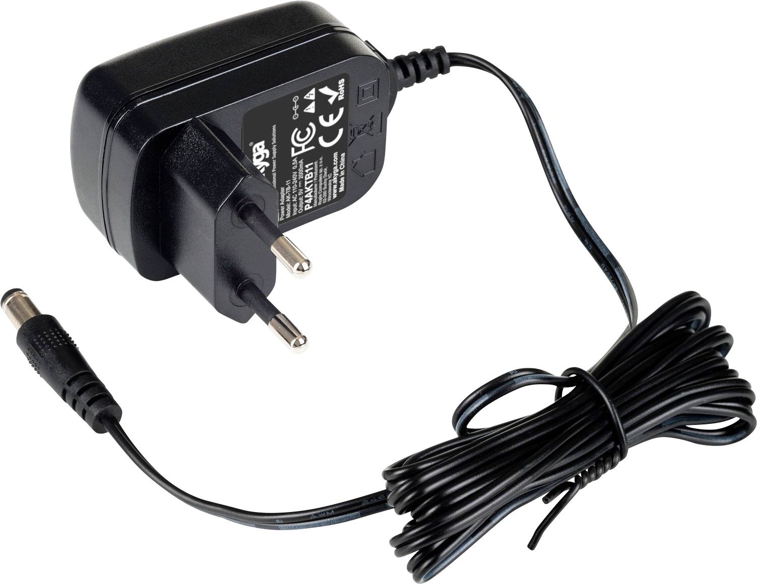Črn napajalnik z Euro vtičem in dolgim kablom, primeren za elektronske naprave. Napis vsebuje tehnične specifikacije.