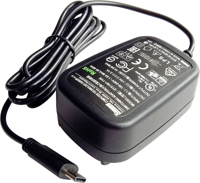Črn napajalnik s kablom in priključkom mikro USB. Na napajalniku so natisnjene tehnične specifikacije in varnostni certifikati.
