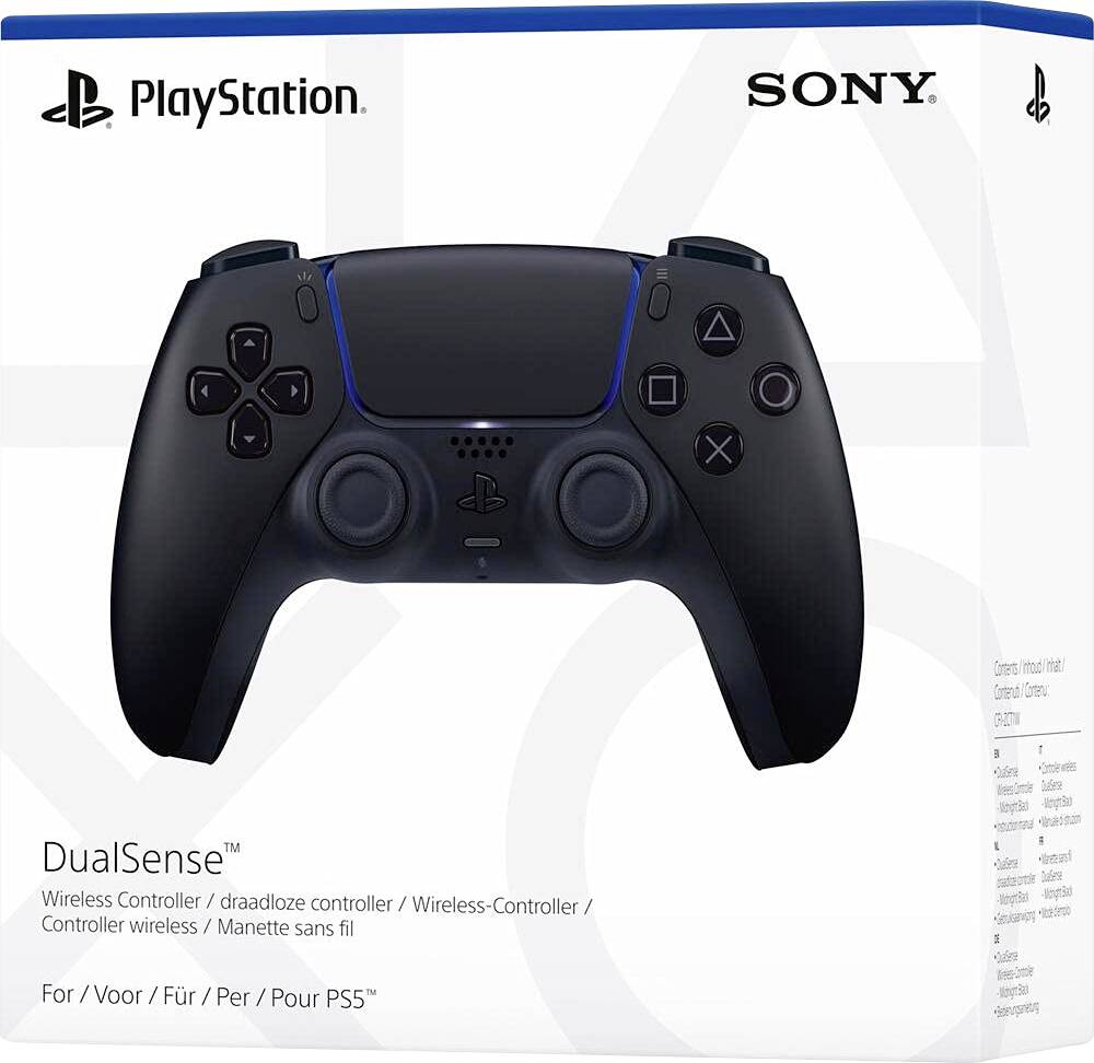 Embalaža brezžičnega PlayStation DualSense krmilnika za PS5 z upodobitvijo krmilnika na sprednji strani.