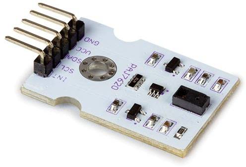 Elektronski modul z več priključki in komponentami na tiskanem vezju. Primeren za senzorske aplikacije ali mikrokontrolne projekte.