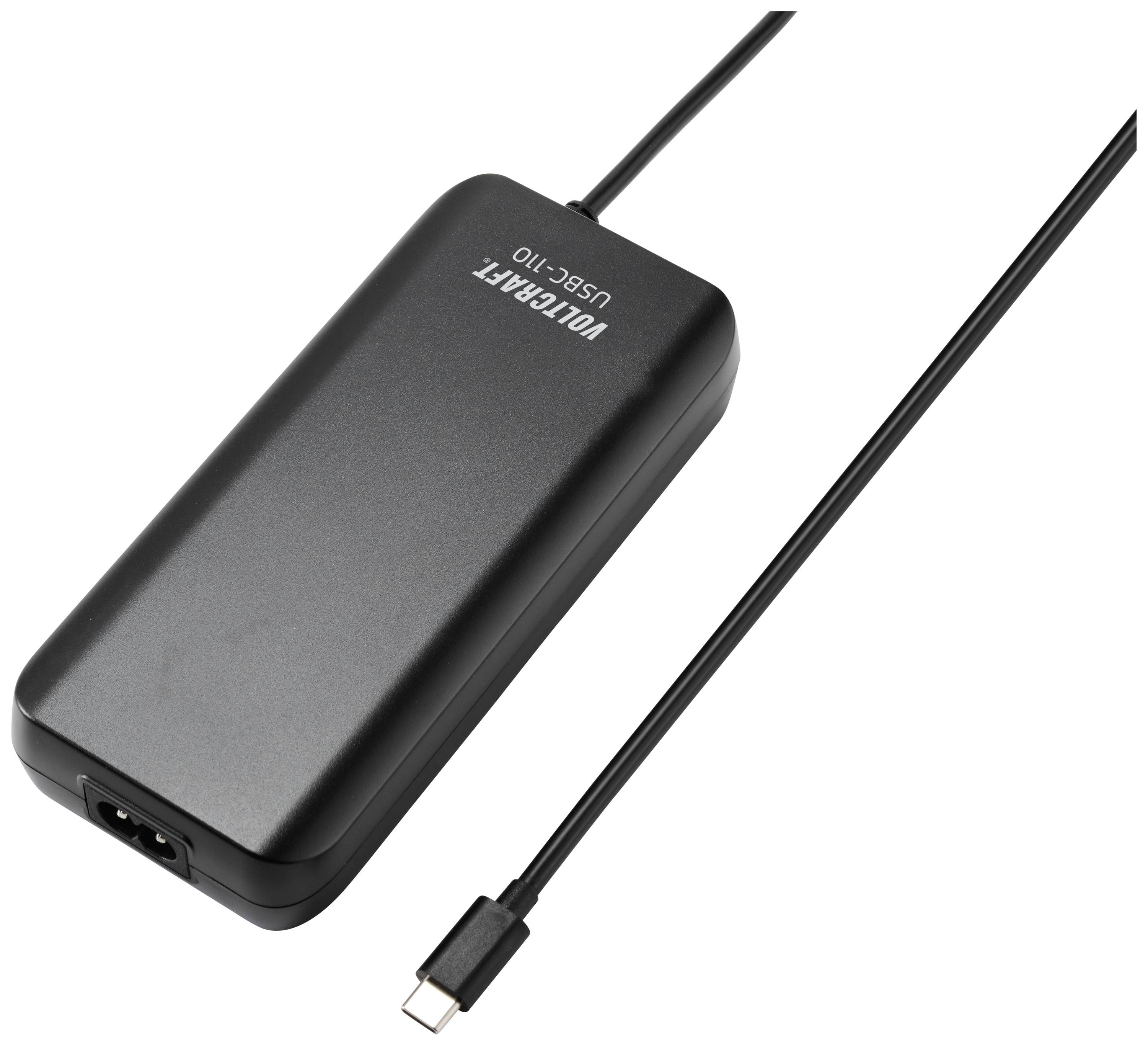 Črni USB-C napajalnik s kablom. Primeren za polnjenje naprav z USB-C priključkom.