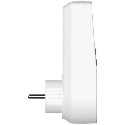 Pogled s strani na bel vtični adapter, ki je vtaknjen v električno vtičnico.
