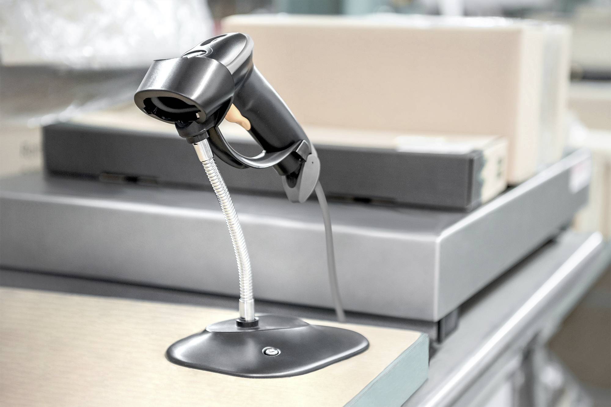 Digitus DA-81001 skener črtnih kod povezan s kablom 1D LED črna ročni optični bralnik s stojalom USB-A-6