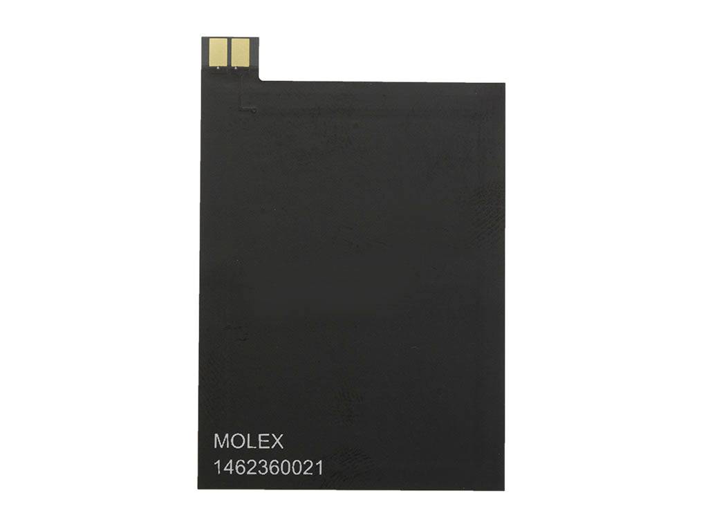 'Črna pravokotna RFID-antena z zlatimi kontakti zgoraj levo, označena z 'MOLEX 1462360021'.'