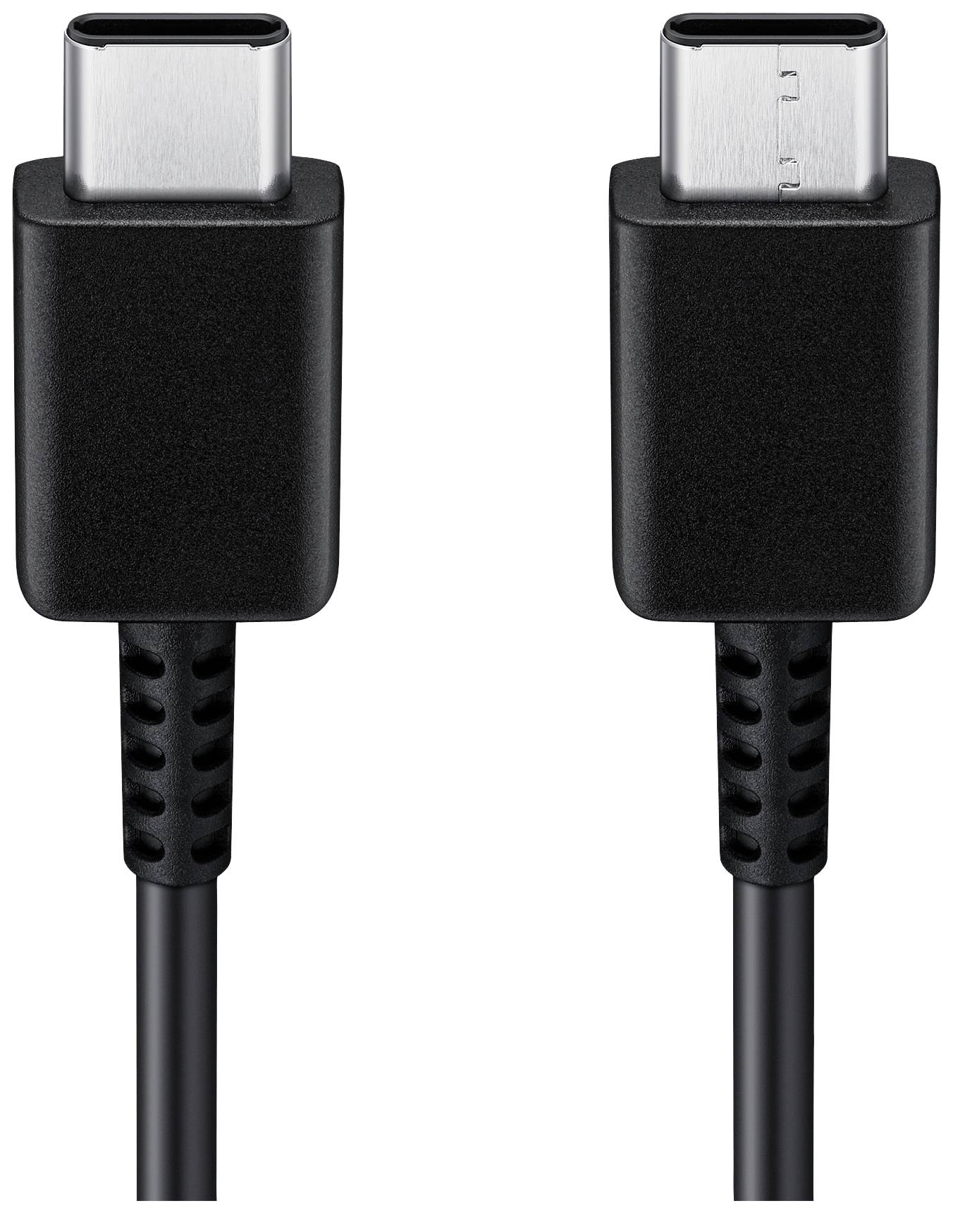 Dva USB-C kabla v vzporedni postavitvi, oba z črnim kablom in na videz identičnima priključkoma za prenos podatkov ali električne energije.