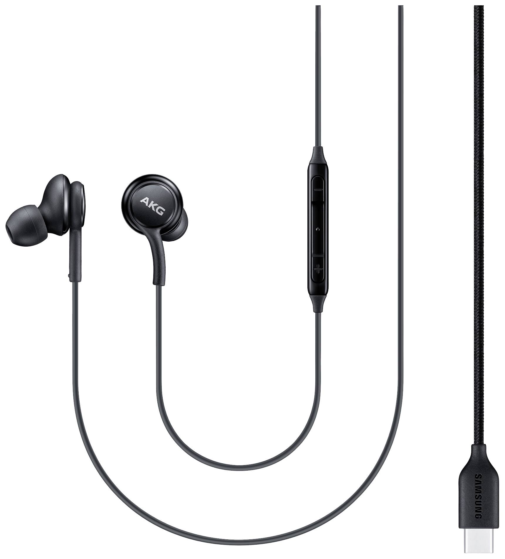 Črne in-ear slušalke znamke AKG z vgrajenim mikrofonom in regulatorjem glasnosti. Kabel se konča s priključkom USB-C.