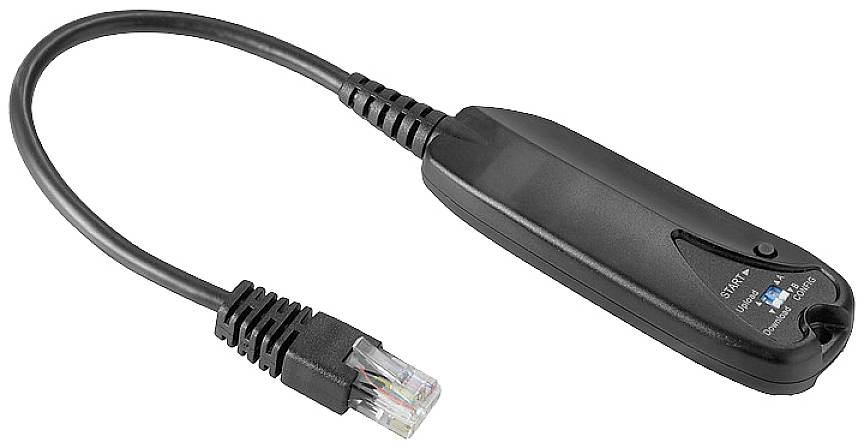 Črn mrežni kabel z ethernet vtičem in integriranim DSL filtrom.