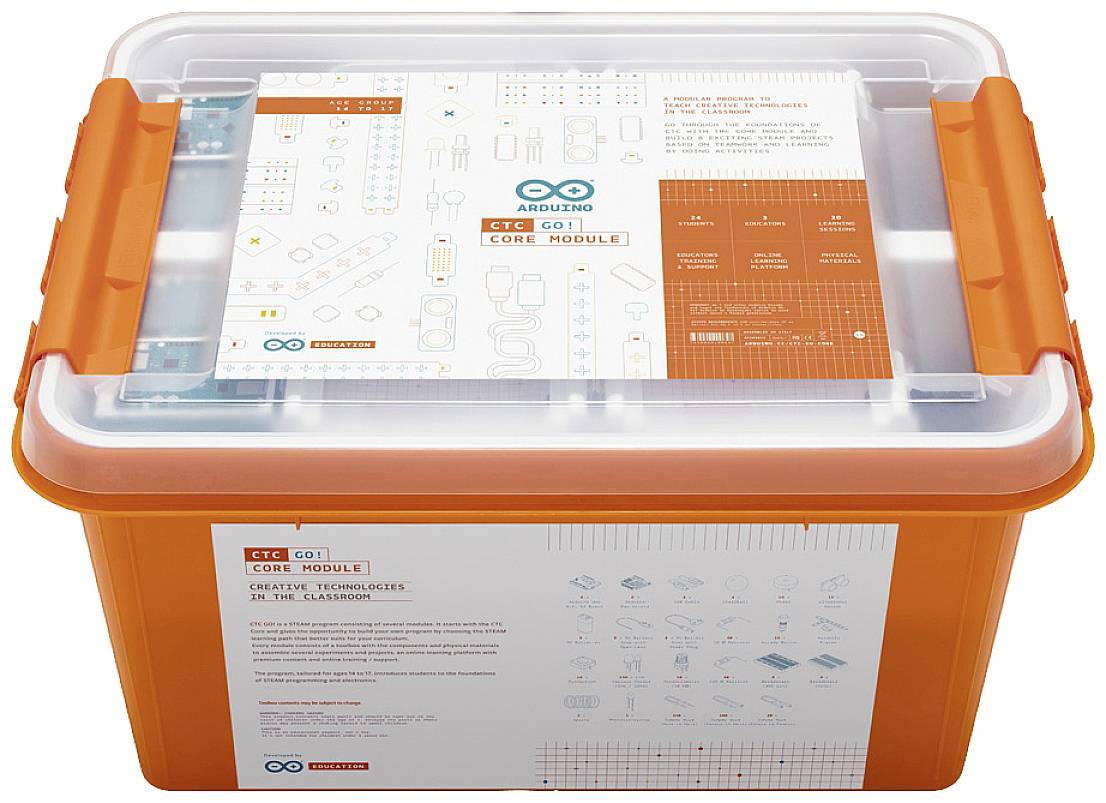 Oranžna posoda z Arduino 'CTC GO! Core Module' kompletom, ki vsebuje elektronske komponente za ustvarjalno učenje in projekte.