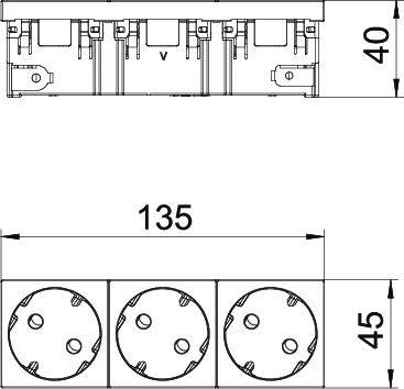 Tehnična risba trojne razdelilne vtičnice. Mere: 135 mm širina, 45 mm višina, 40 mm globina. Prikazuje položaje priključkov.