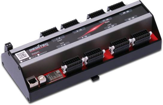 Večvhodni 'Deditec' krmilnik z LED indikatorji za digitalno upravljanje naprav, primeren za industrijske aplikacije.