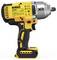 Rumeni in črni akumulatorski udarni vijačnik znamke DeWalt, model DCF900, z ergonomskim ročajem in logotipom XR na strani.