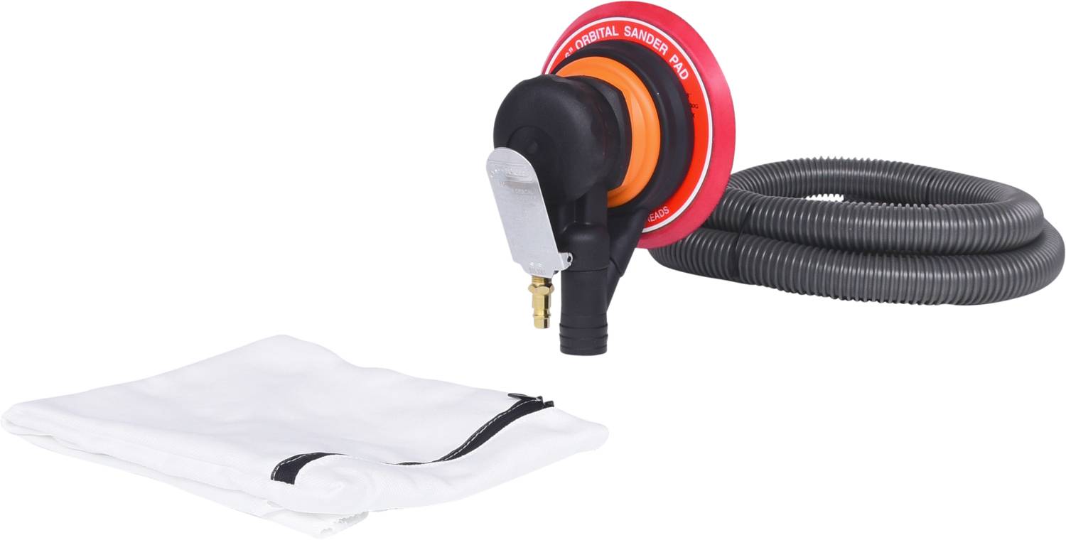 Ekscentrični brusilnik z rdečim brusilnim krožnikom, priključeno cevjo in belim platnenem vrečko. Idealen za natančno brušenje.