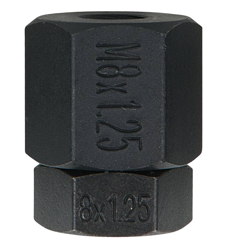Črna šesterokotna kovinska matica z vgravirano oznako 'M8 x 1.25', prikazuje mere. Stoji pokončno z večjo stranjo zgoraj.