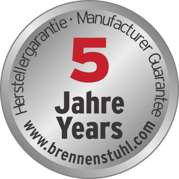 Značka prikazuje '5 let garancije proizvajalca' v nemščini in angleščini. Vsebuje spletni naslov 'www.brennenstuhl.com'. Srebrno ozadje.