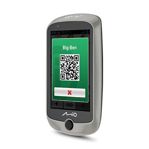 GPS naprava z QR-kodo in 'Big Ben' na zaslonu. Rdeč križ je viden spodaj pod kodo.